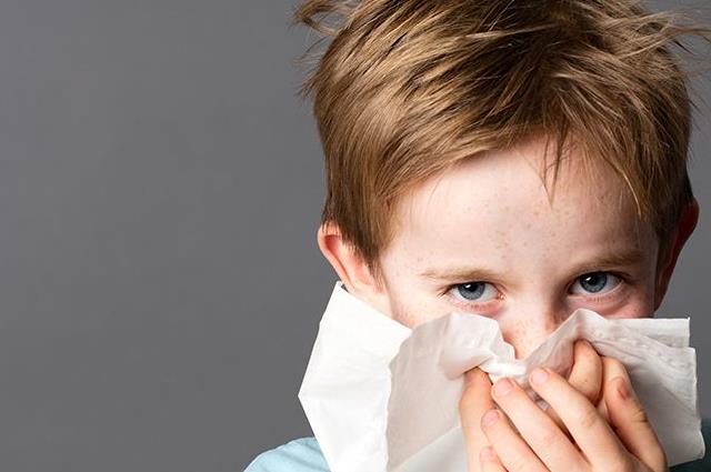 小儿鼻炎的症状都有哪些表现？慢性、急性、过敏性表现症状各有不同