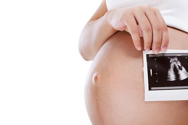 听说孕晚期肚脐软软的一定会孩？假的！