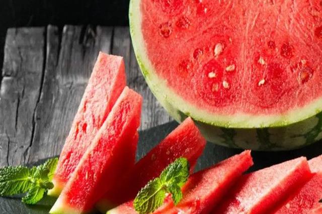 尿酸最怕的三种水果，多吃可以帮助你稳定病情