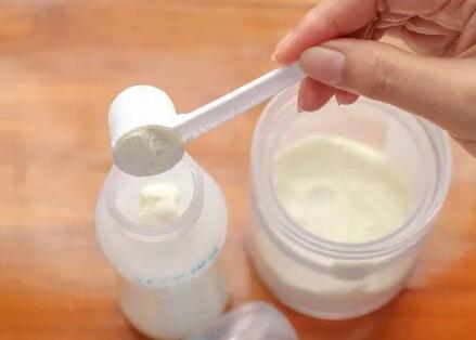 适合新生儿喝的奶粉有哪些？新生儿奶粉推荐？