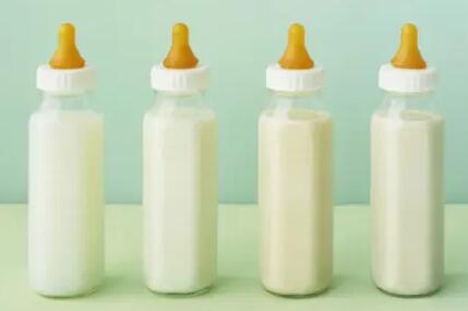 婴儿奶粉用多少度的水比较好？冲泡婴幼儿奶粉的方法？